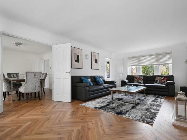 4 bedroom detached house to rent