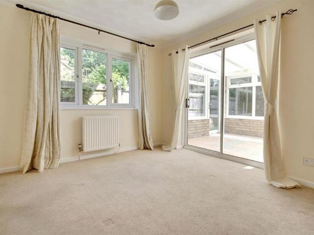 4 bedroom detached house to rent