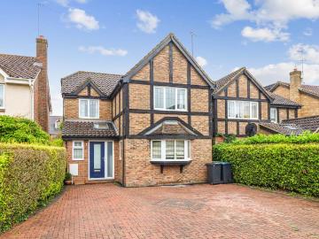 4 bedroom detached house to rent