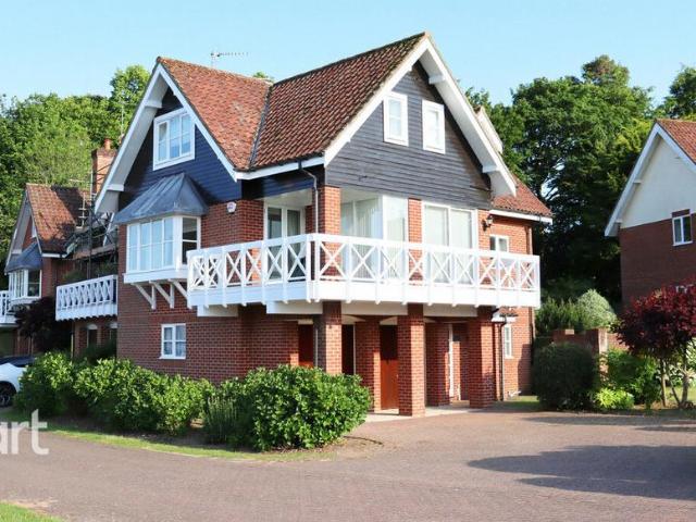 4 bedroom detached house to rent