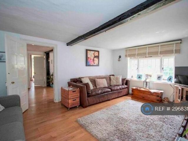 4 bedroom detached house to rent