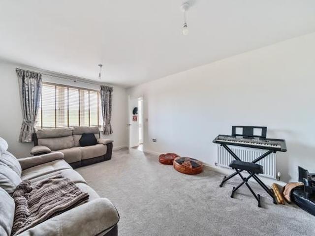 4 bedroom detached house to rent