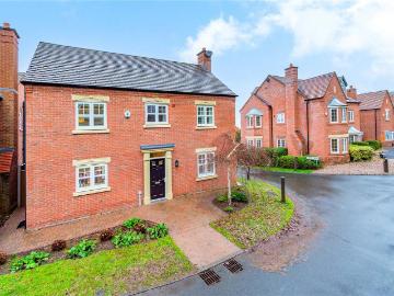 4 bedroom detached house to rent