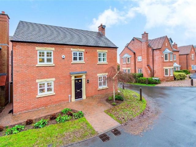 4 bedroom detached house to rent