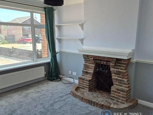 4 bedroom detached house to rent