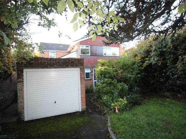 4 bedroom detached house to rent