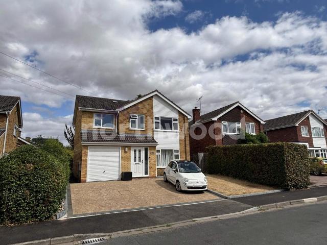 4 bedroom detached house to rent