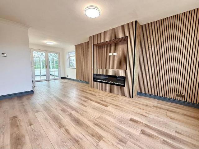 4 bedroom detached house to rent