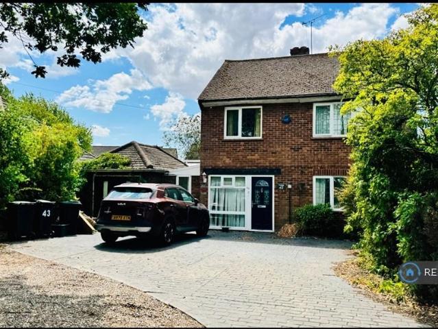 4 bedroom detached house to rent