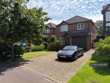 4 bedroom detached house to rent