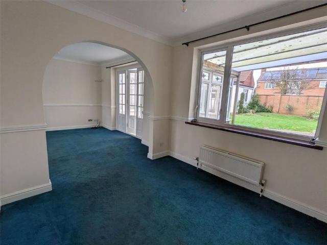 4 bedroom detached house to rent