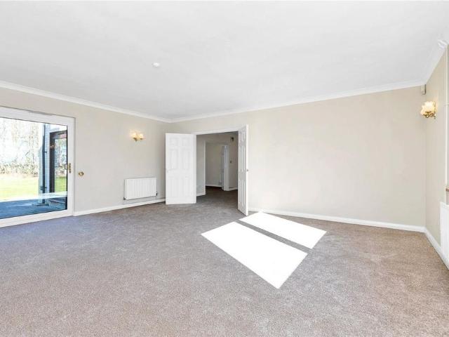 4 bedroom detached house to rent