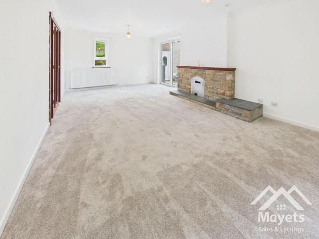 4 bedroom detached house to rent