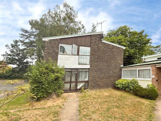 4 bedroom detached house to rent