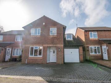 4 bedroom detached house to rent