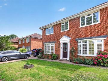 4 bedroom detached house to rent