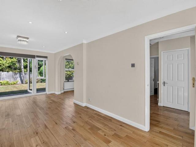 4 bedroom detached house to rent