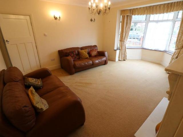 4 bedroom detached house to rent