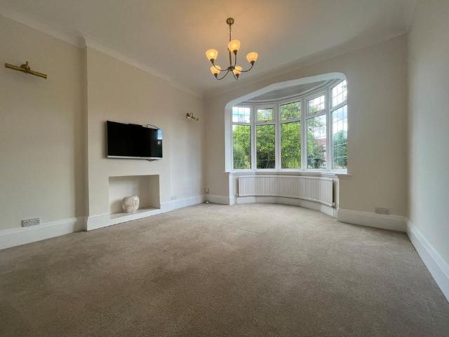 4 bedroom detached house to rent
