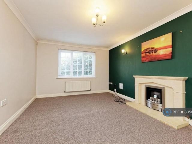 4 bedroom detached house to rent