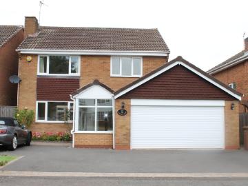 4 bedroom detached house to rent