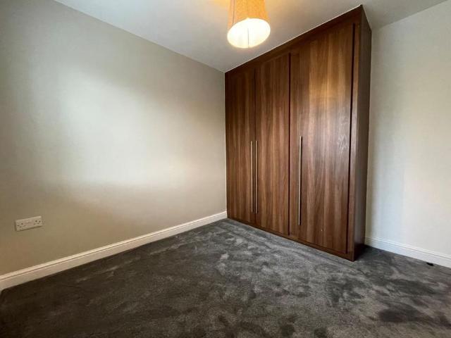 4 bedroom detached house to rent
