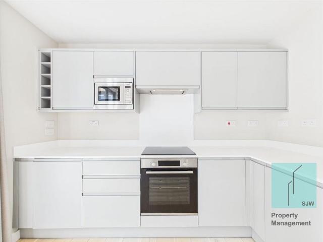 4 bedroom detached house to rent