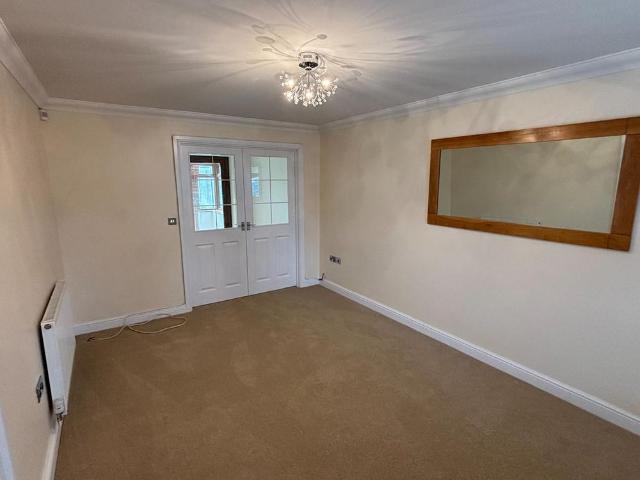4 bedroom detached house to rent
