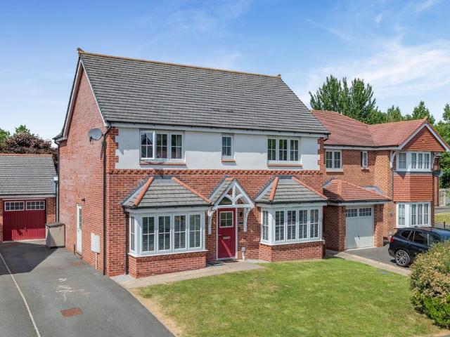 4 bedroom detached house to rent
