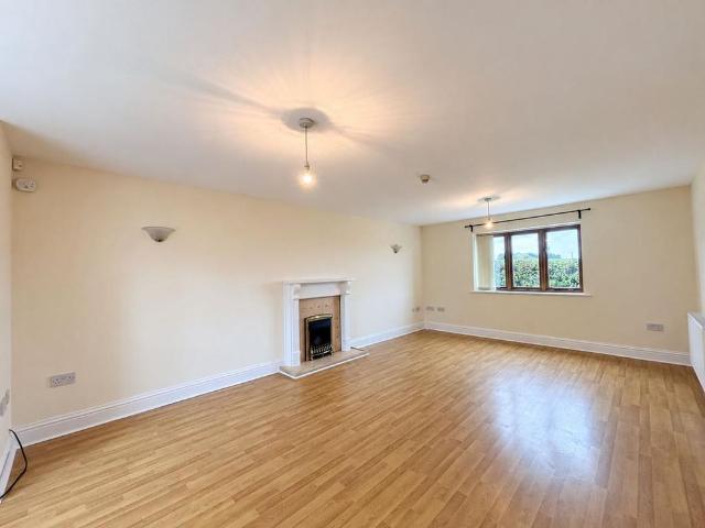 4 bedroom detached house to rent
