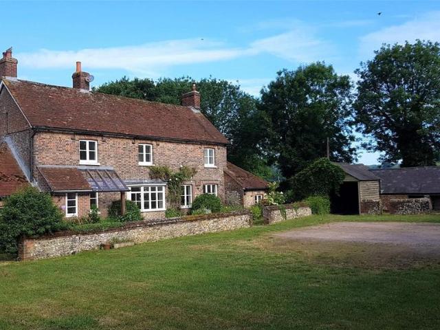 4 bedroom detached house to rent