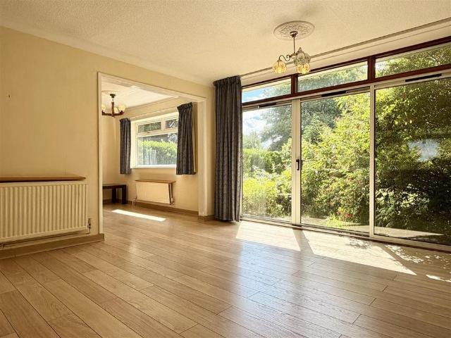 4 bedroom detached house to rent