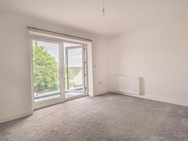 4 bedroom detached house to rent