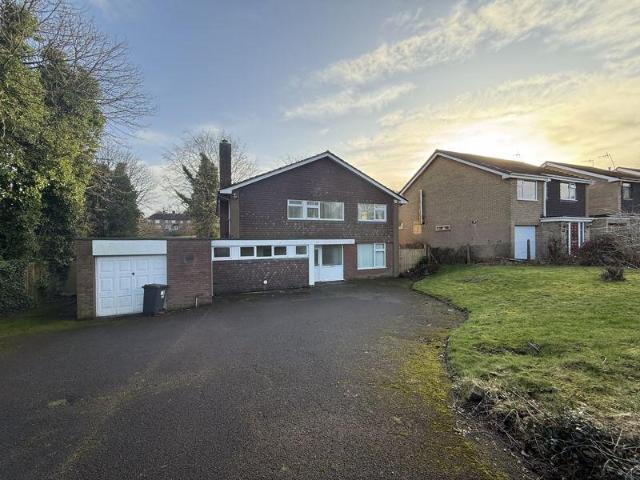 4 bedroom detached house to rent