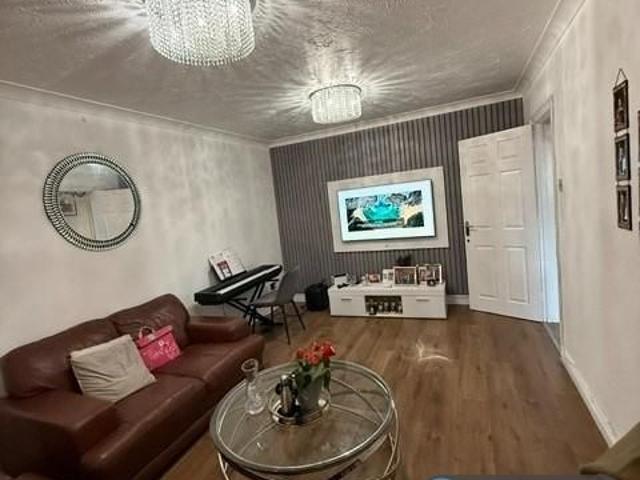 4 bedroom detached house to rent