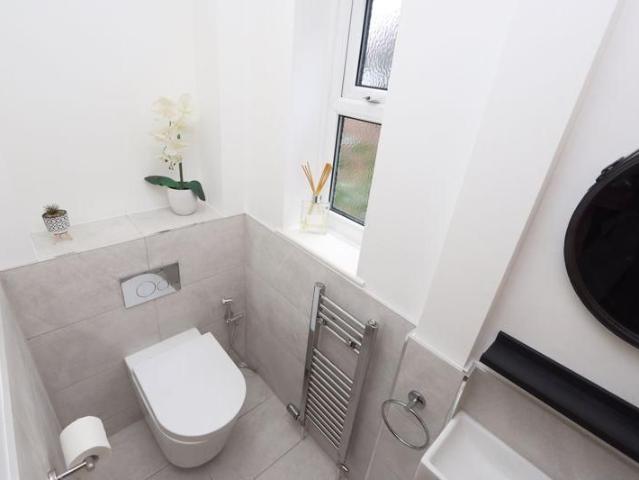 4 bedroom detached house to rent