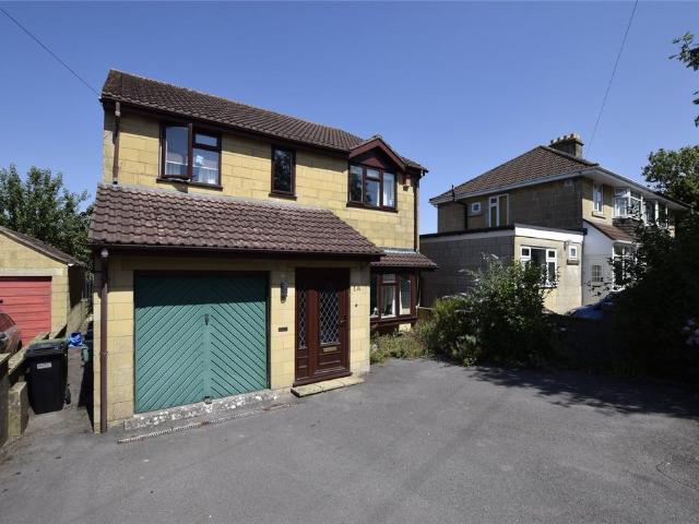 4 bedroom detached house to rent
