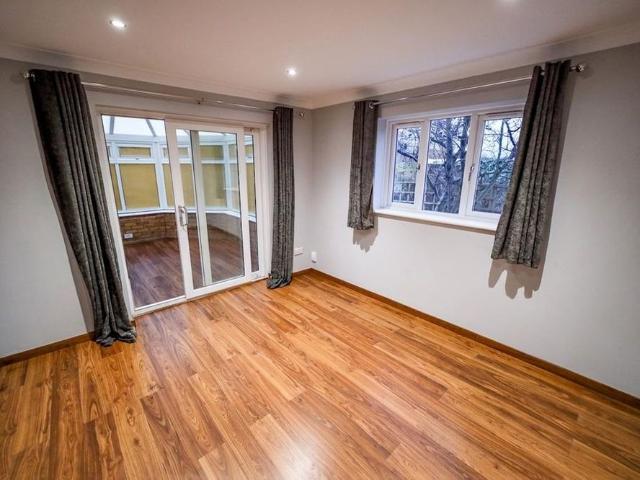 4 bedroom detached house to rent