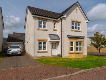 4 bedroom detached house to rent