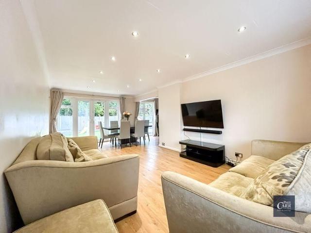 4 bedroom detached house to rent