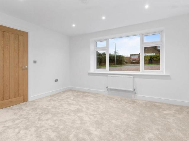 4 bedroom detached house to rent