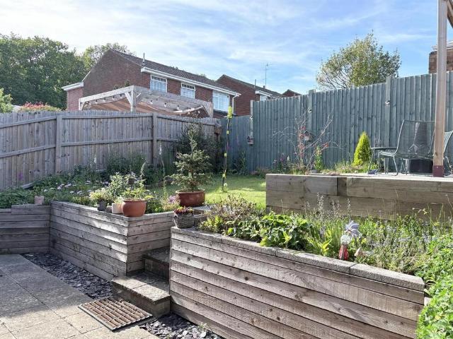 4 bedroom detached house to rent