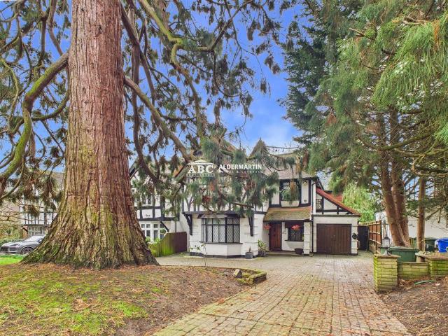 4 bedroom detached house to rent