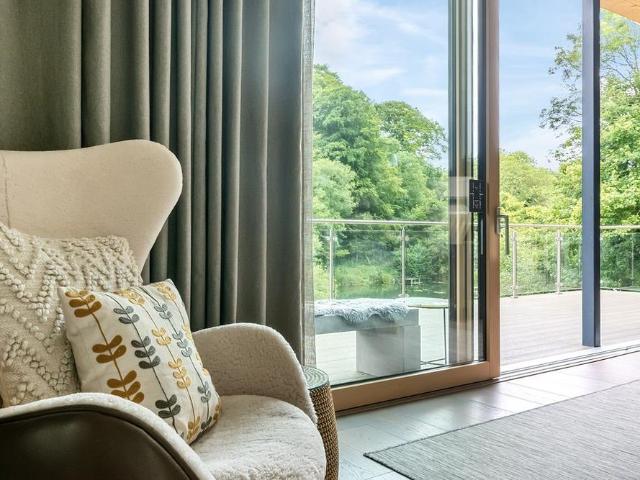 4 bedroom detached house to rent