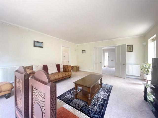 4 bedroom detached house to rent