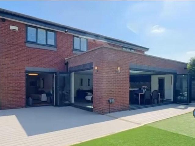 4 bedroom detached house to rent