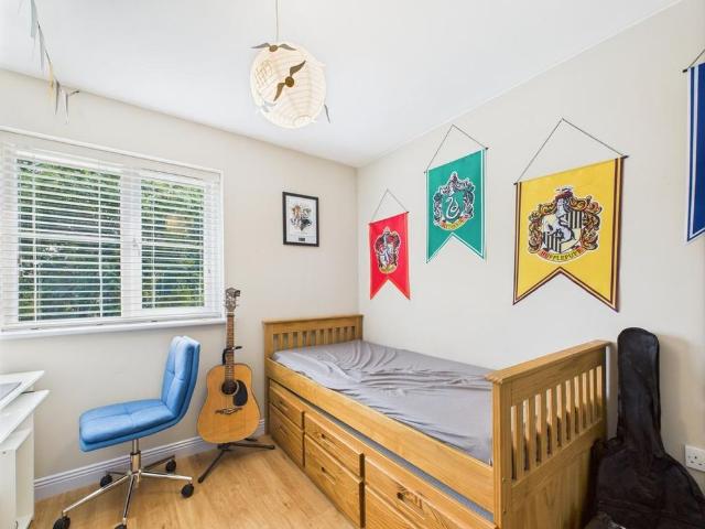 4 bedroom detached house to rent