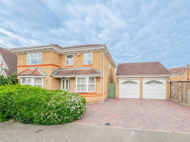 4 bedroom detached house to rent