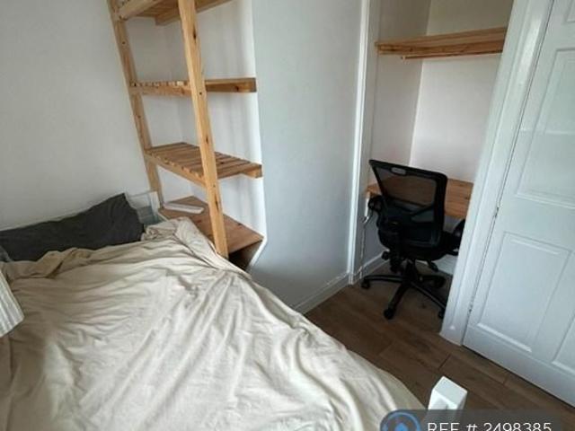 4 bedroom detached house to rent