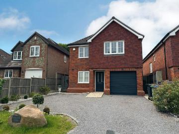 4 bedroom detached house to rent